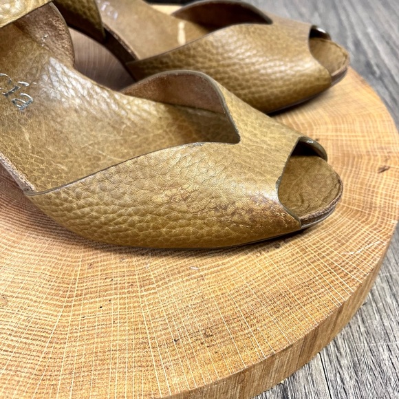 *Pedro Garcia | Pebble Leather Peep Toe Heels with Ankle Straps Size 8.5 - Picture 12 of 16